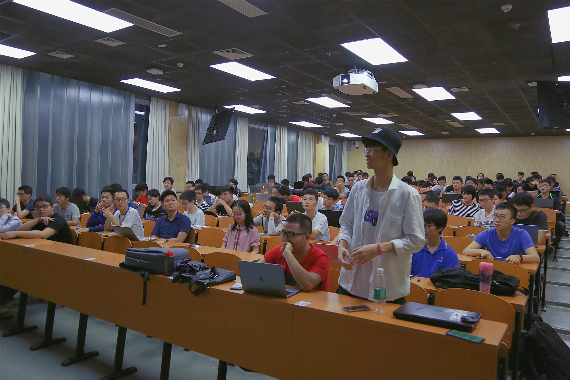 1557200208374901.jpg 同学提问.jpg