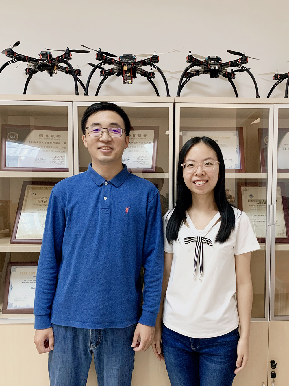 123与刘老师合影 (李树青).jpg